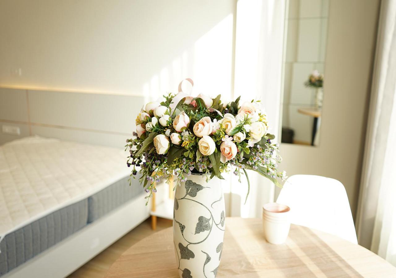 Lyn House - Service Apartment Hoang Quoc Viet Hanoi Bagian luar foto