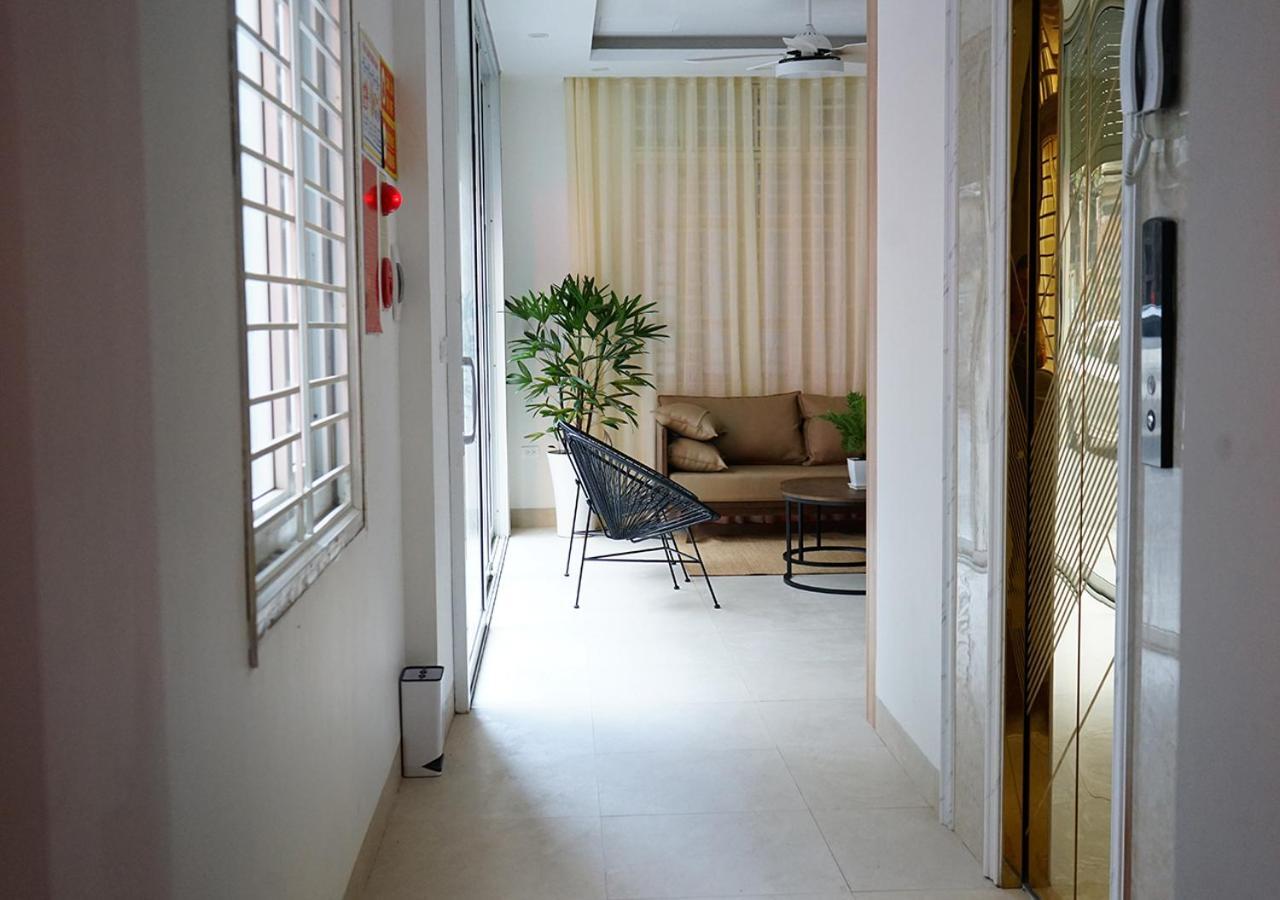 Lyn House - Service Apartment Hoang Quoc Viet Hanoi Bagian luar foto
