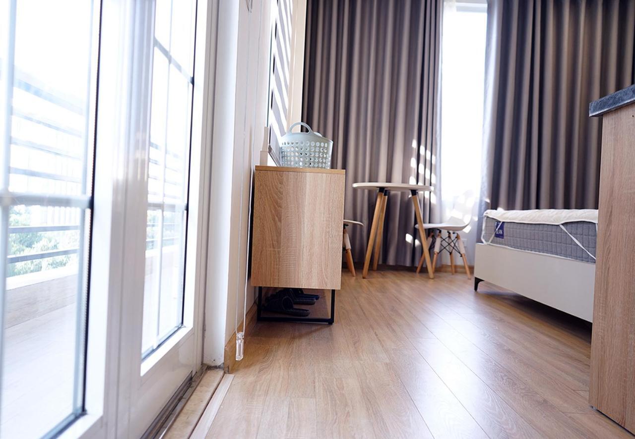 Lyn House - Service Apartment Hoang Quoc Viet Hanoi Bagian luar foto