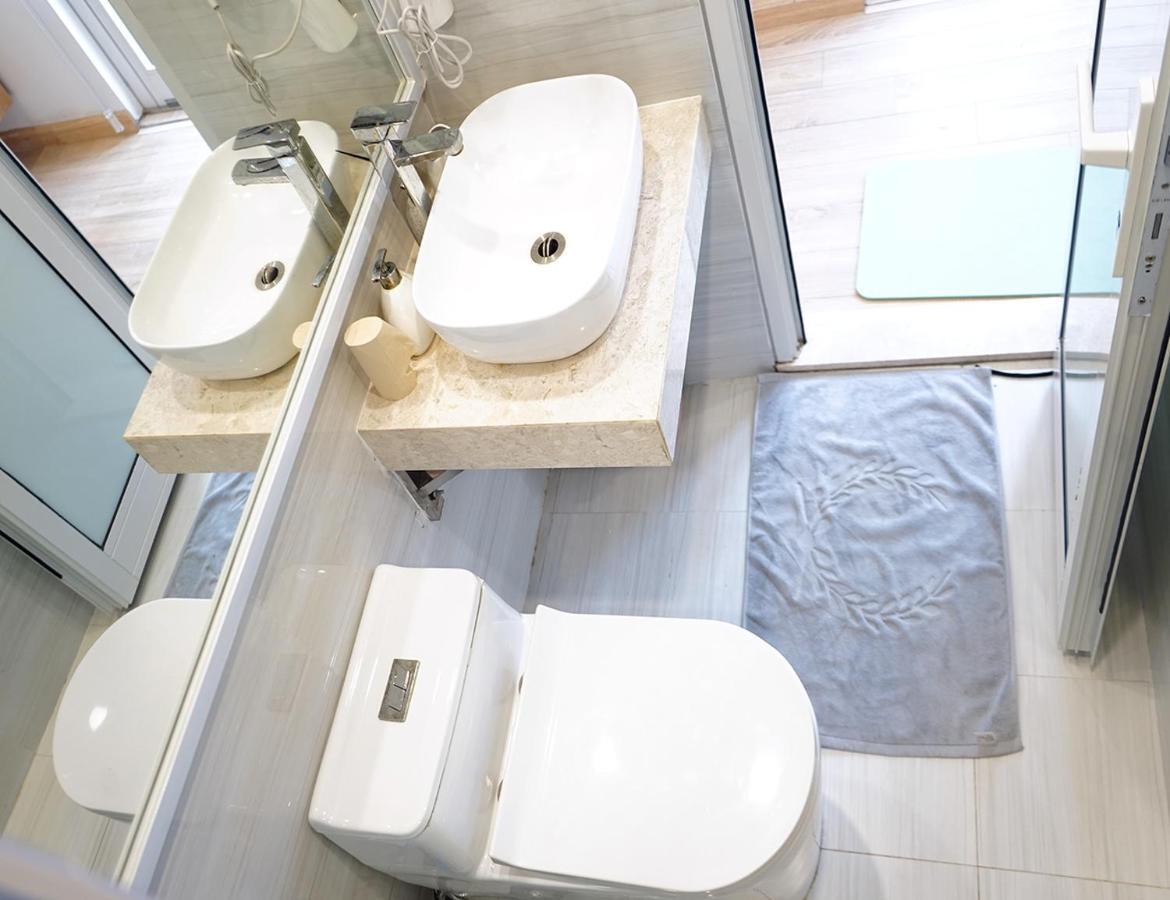 Lyn House - Service Apartment Hoang Quoc Viet Hanoi Bagian luar foto