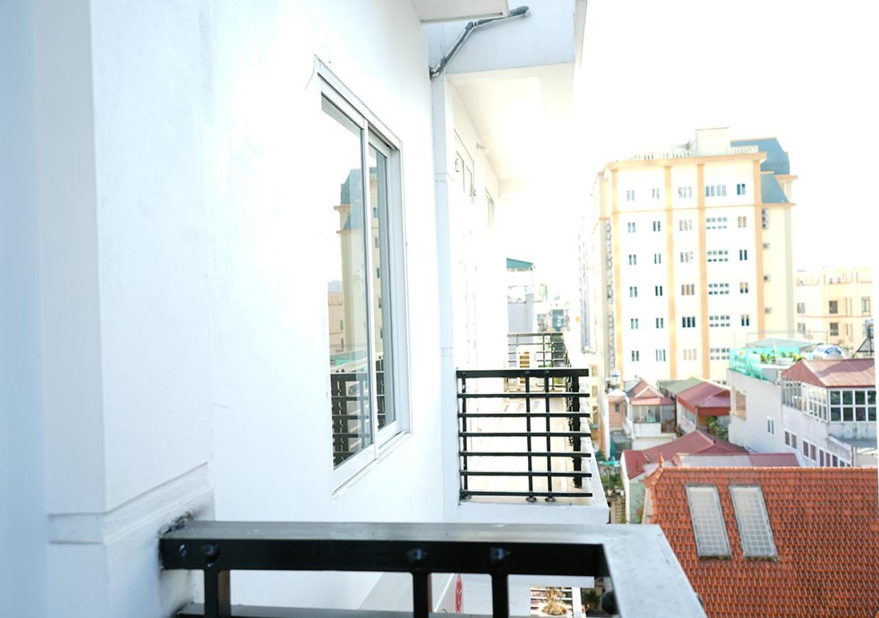 Lyn House - Service Apartment Hoang Quoc Viet Hanoi Bagian luar foto