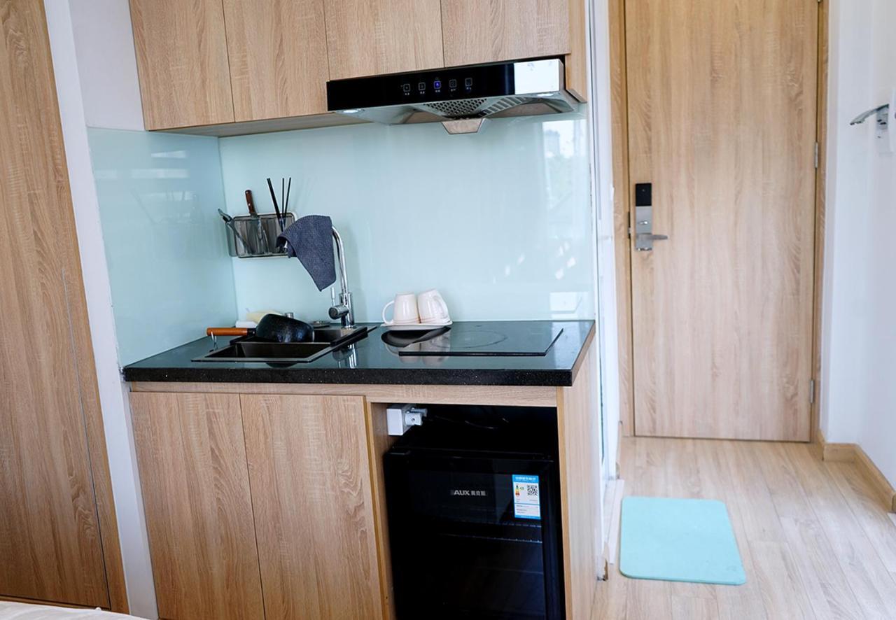 Lyn House - Service Apartment Hoang Quoc Viet Hanoi Bagian luar foto